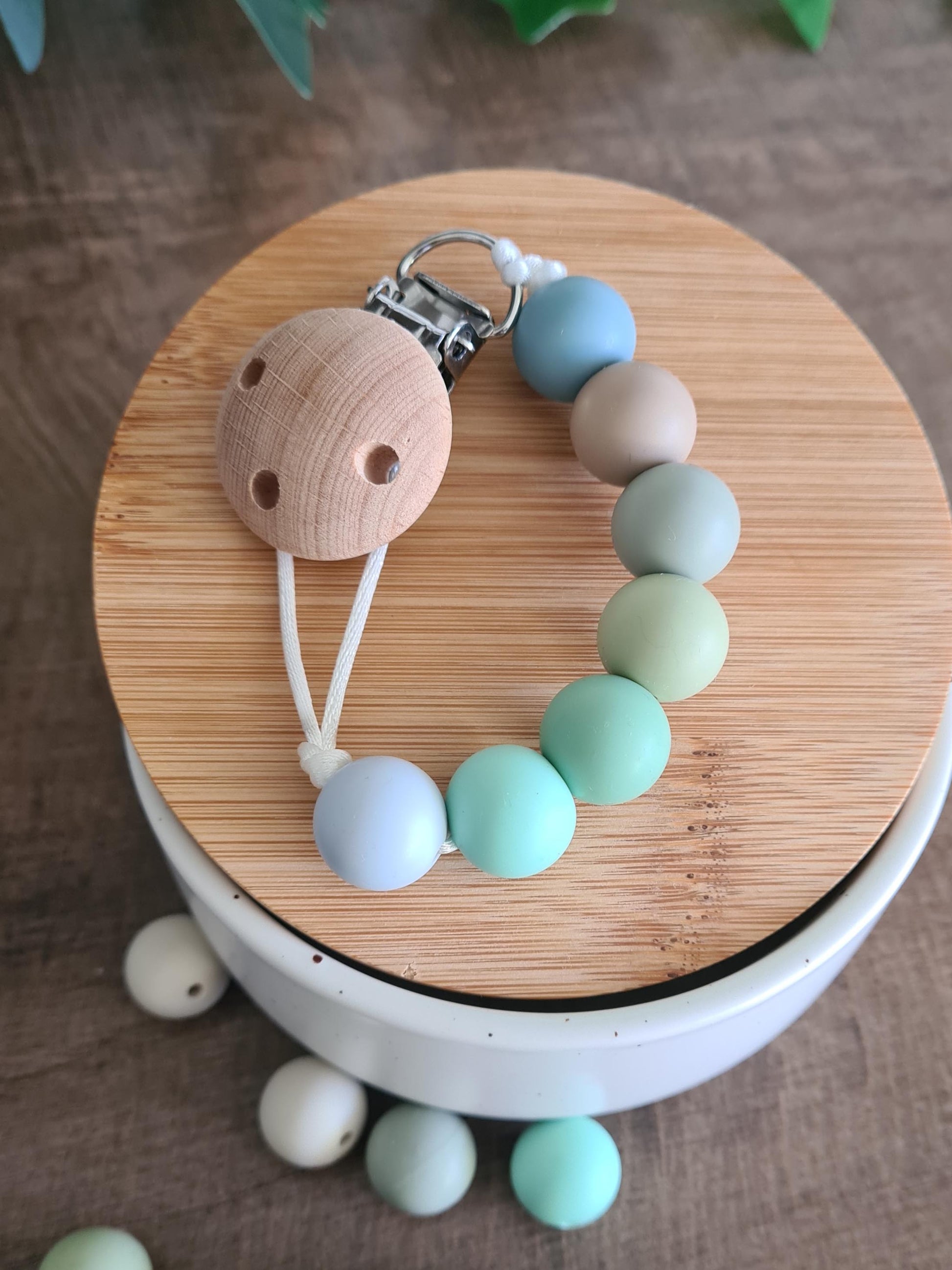 The Bon Bon Chew Chew soother clip is a good handmade gift idea for newborns or toddlers. Perfect for the wee sweet hearts in your life!