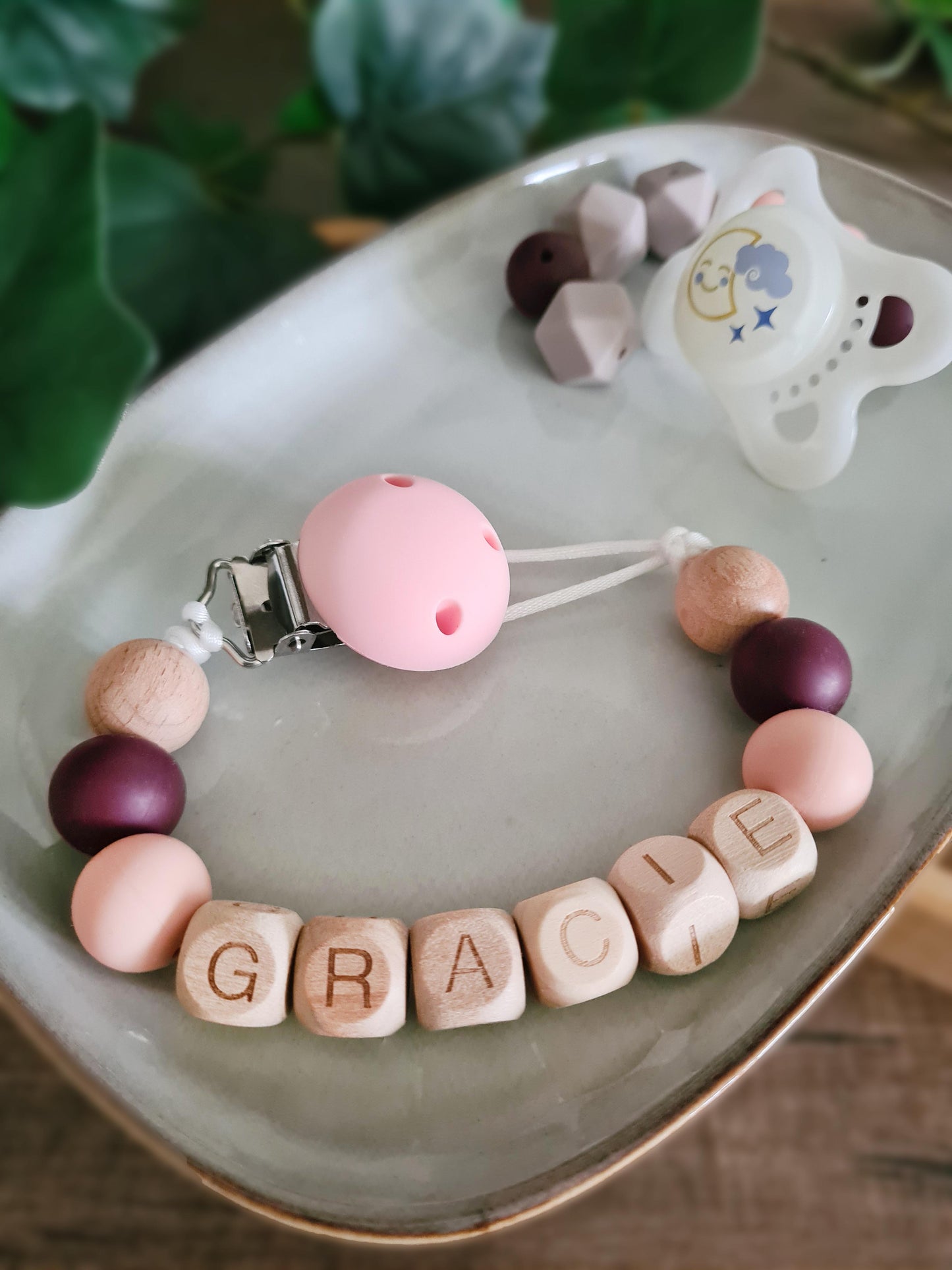 Personalised soother clips with name. Perfect as a Christening gift, a birthday gift or a gift for a newborn.