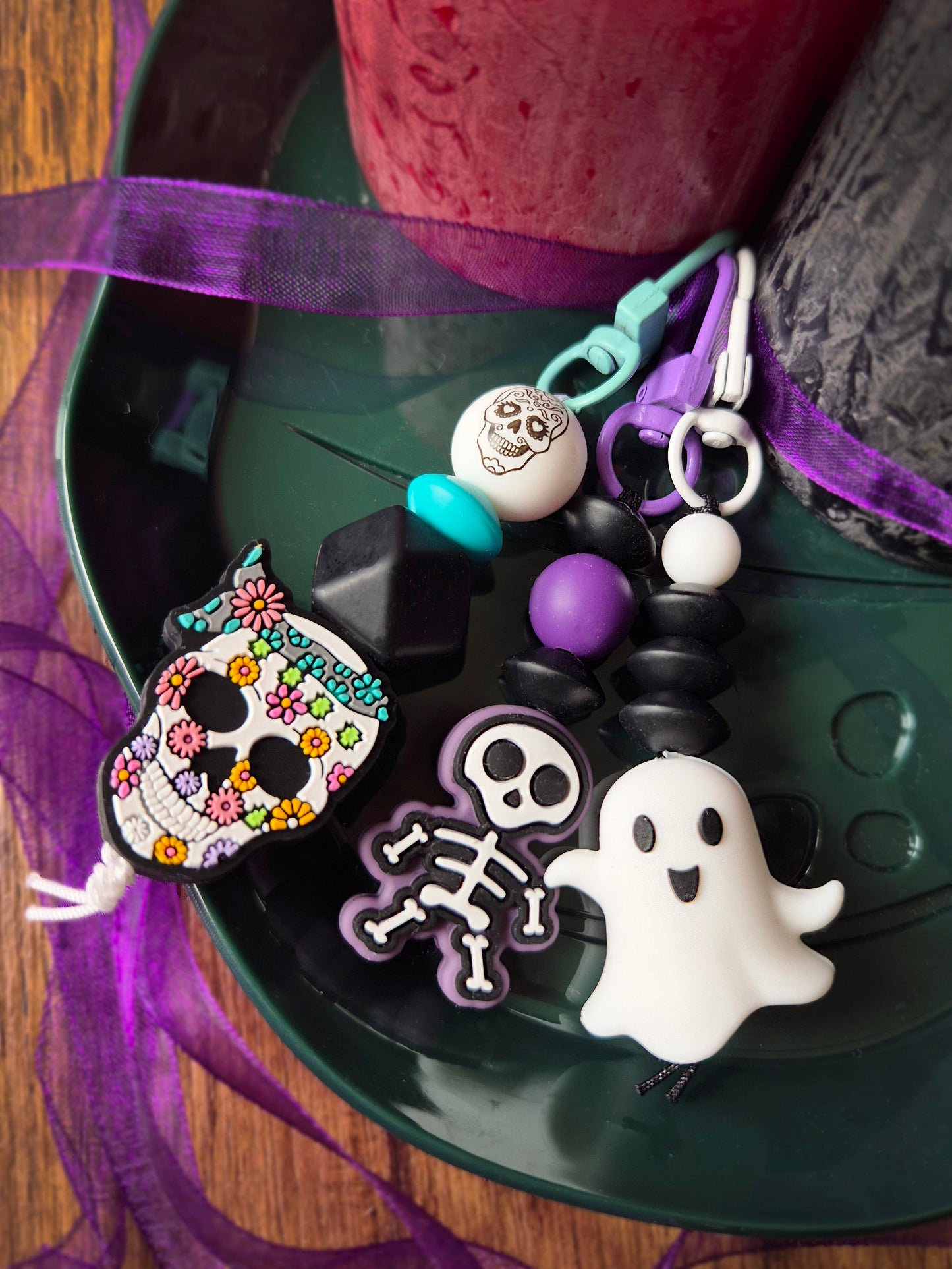 Skully Keychain / Zip Puller / Bag Charm