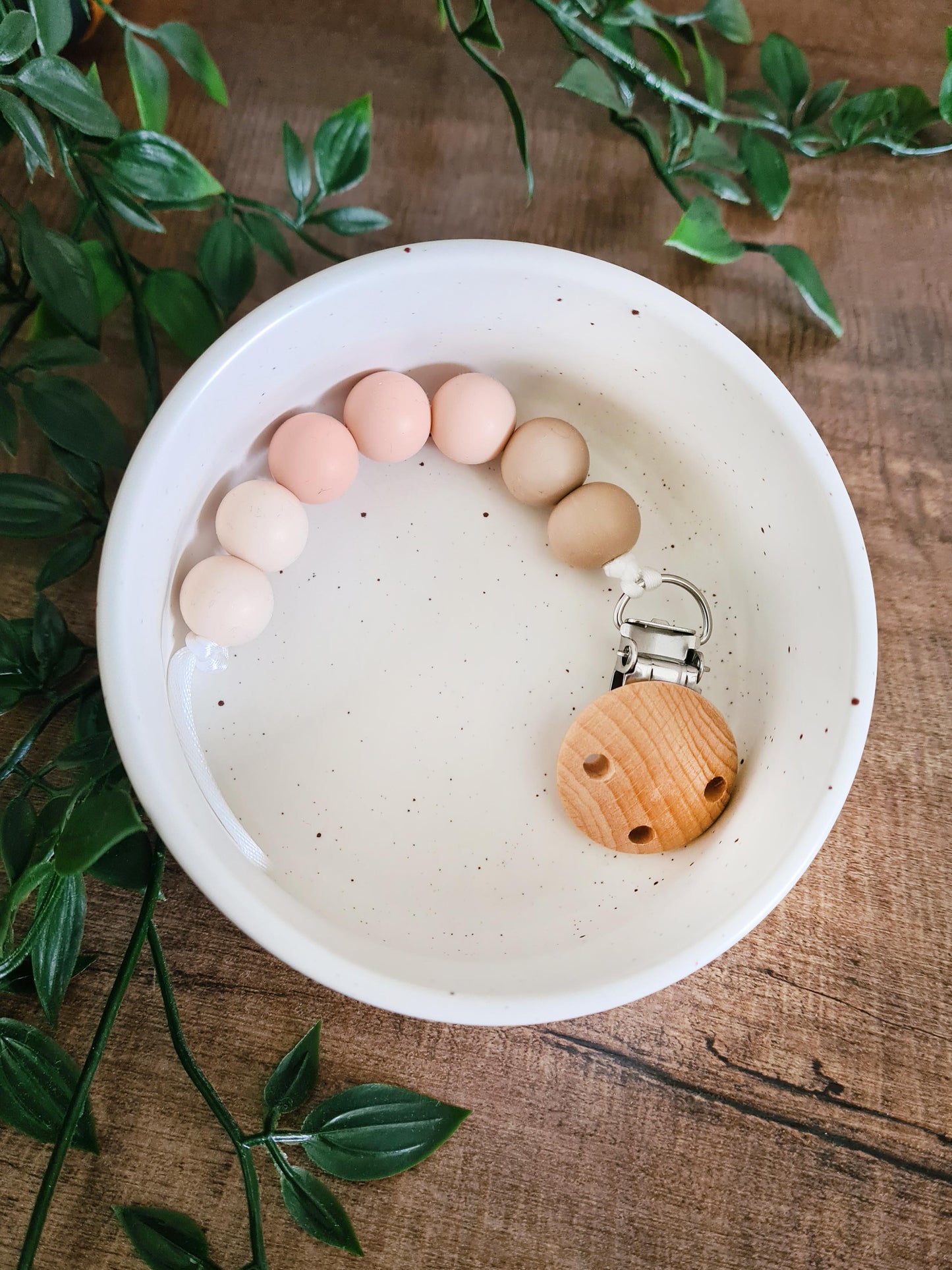 The Nibbly Neapolitan soother clip is a good handmade gift idea for newborns or toddlers. Perfect for the sweet hearts who love Neapolitan Ice Cream!