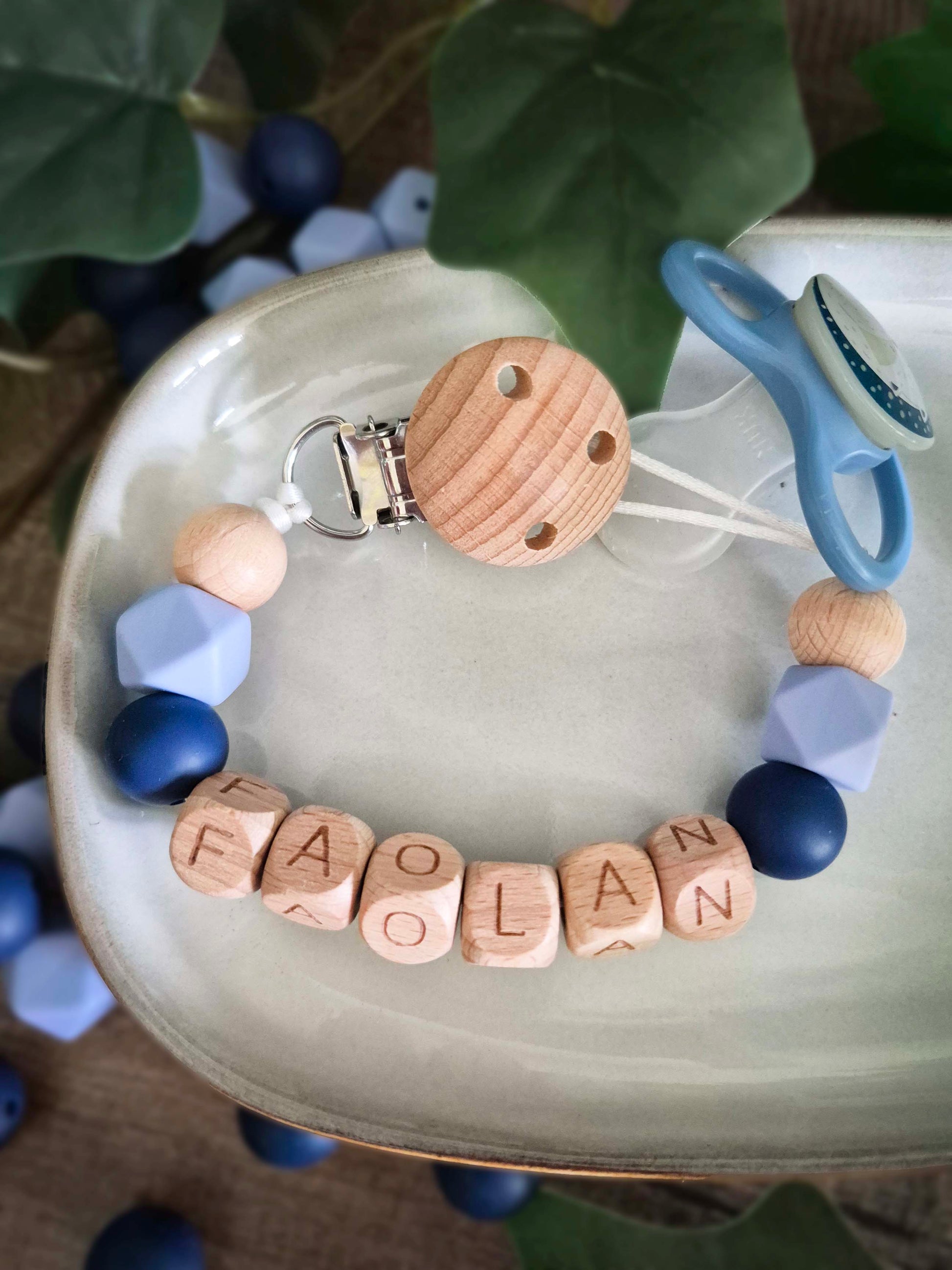 Personalised soother clips with name. Perfect as a Christening gift, a birthday gift or a gift for a newborn.